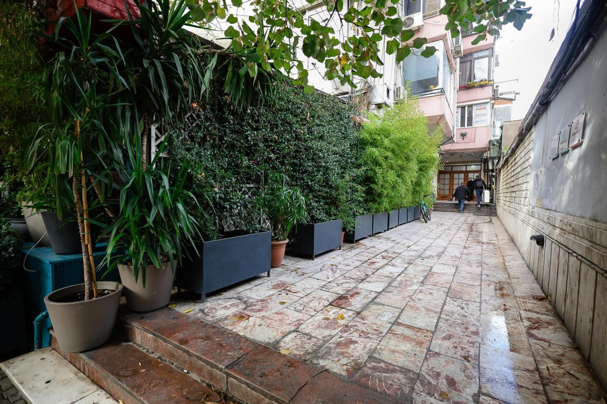 Near Me Apartments 地拉那 外观 照片